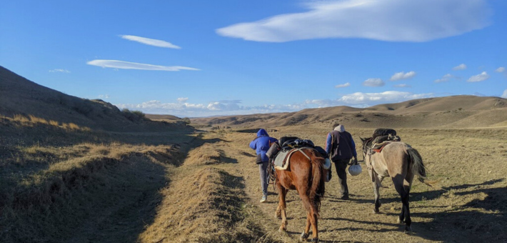 Randonnée équestre à travers les déserts et monastères cachés de Géorgie - Caval&go