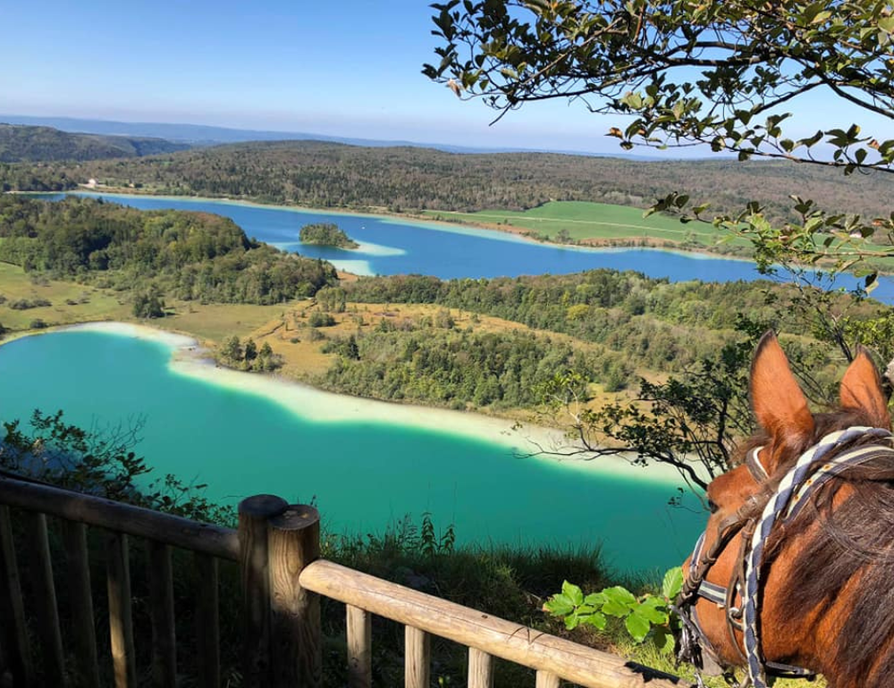 Escapade équestre à la découverte des lacs et cascades du Jura