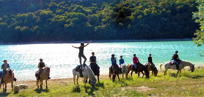 Escapade équestre à la découverte des lacs et cascades du Jura - Caval&go