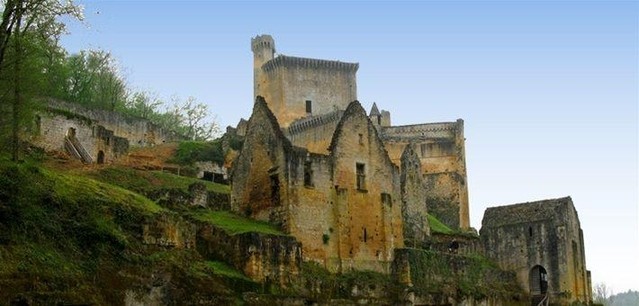 Randonnée à cheval dans la Vallée des Châteaux