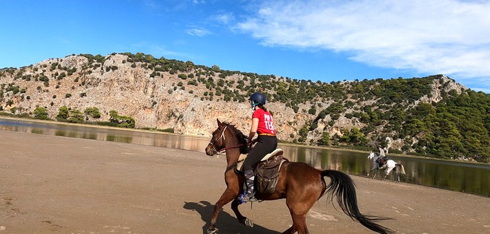 Randonnée équestre itinérante entre mer, lacs et montagnes de Turquie - Caval&go