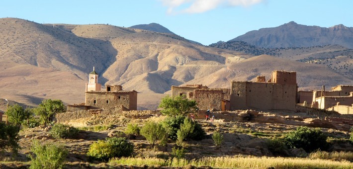 randonnée équestre au Maroc, dans la vallée des roses