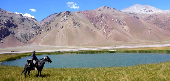 Randonnée équestre à travers les Andes du Chili à l