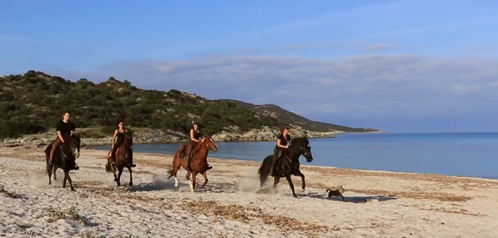 Randonnée équestre Corse mer et montagne